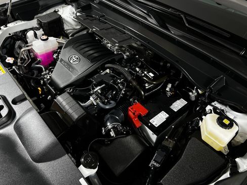 Certified 2025 Toyota Grand Highlander AWD image 11