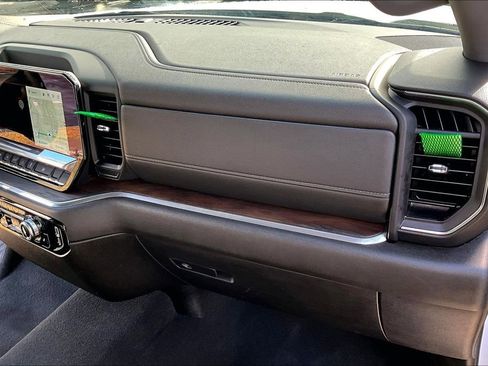 Used 2025 GMC Sierra 1500 SLT image 27