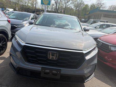 Used 2024 Honda CR-V LX image 2