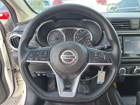 Used 2022 Nissan Versa S FWD image 8