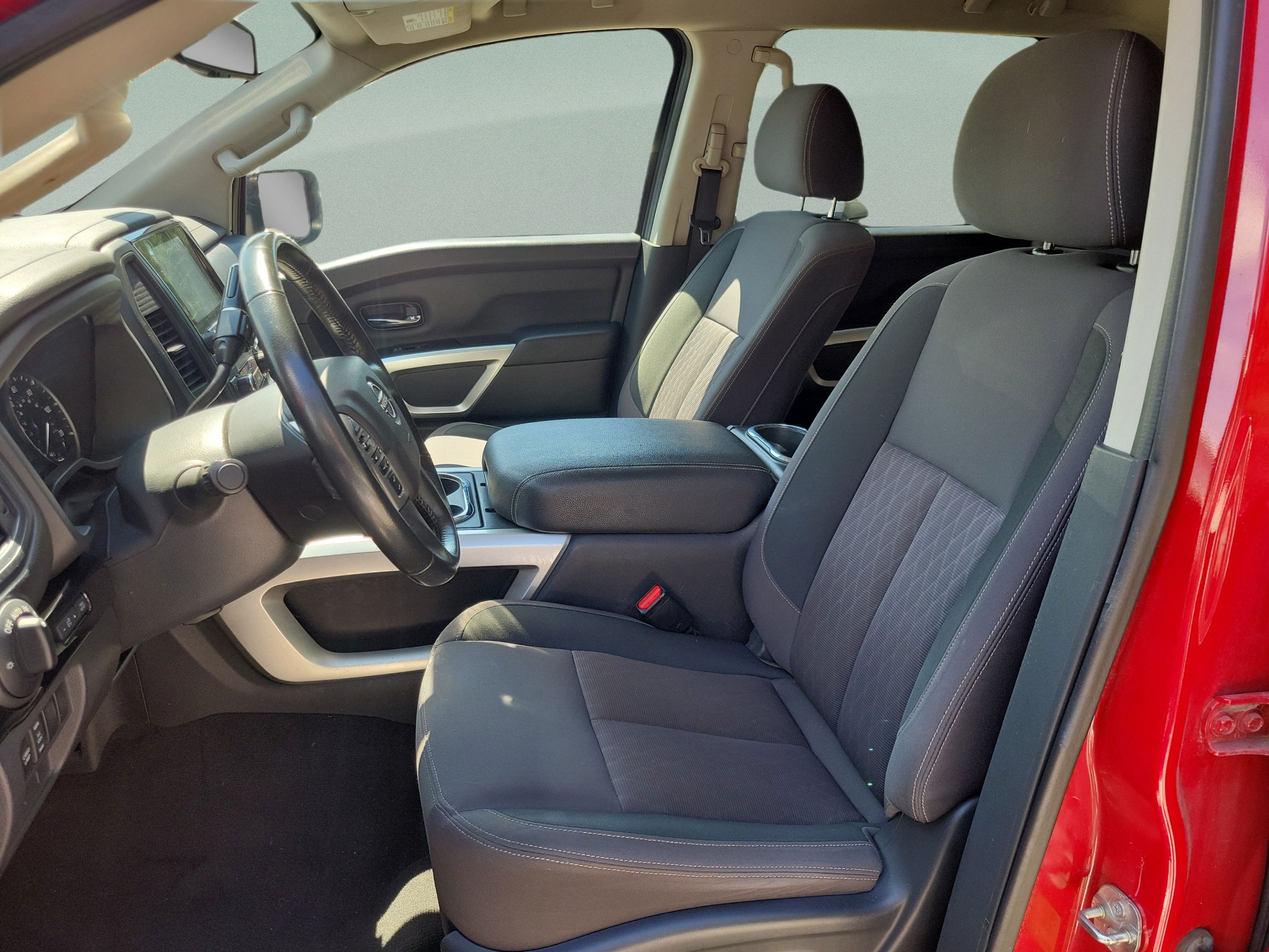 Used 2023 Nissan Titan SV w/ SV Convenience Package RWD image 14