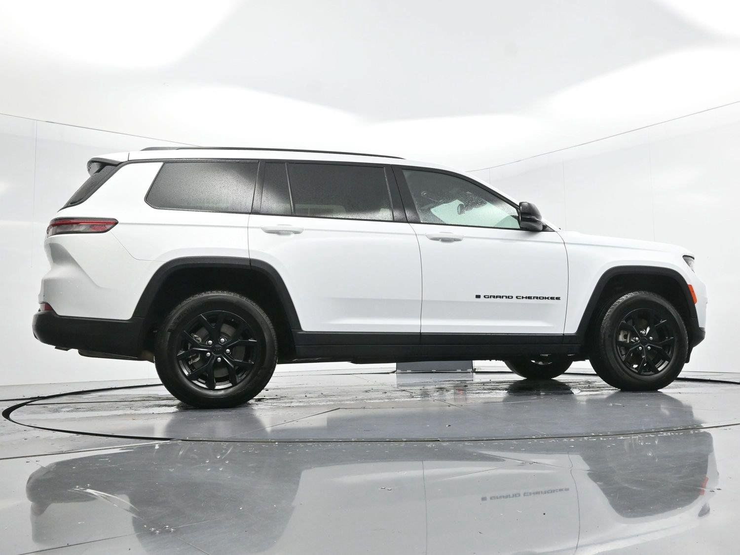 Used 2024 Jeep Grand Cherokee L Altitude AWD/4WD image 56