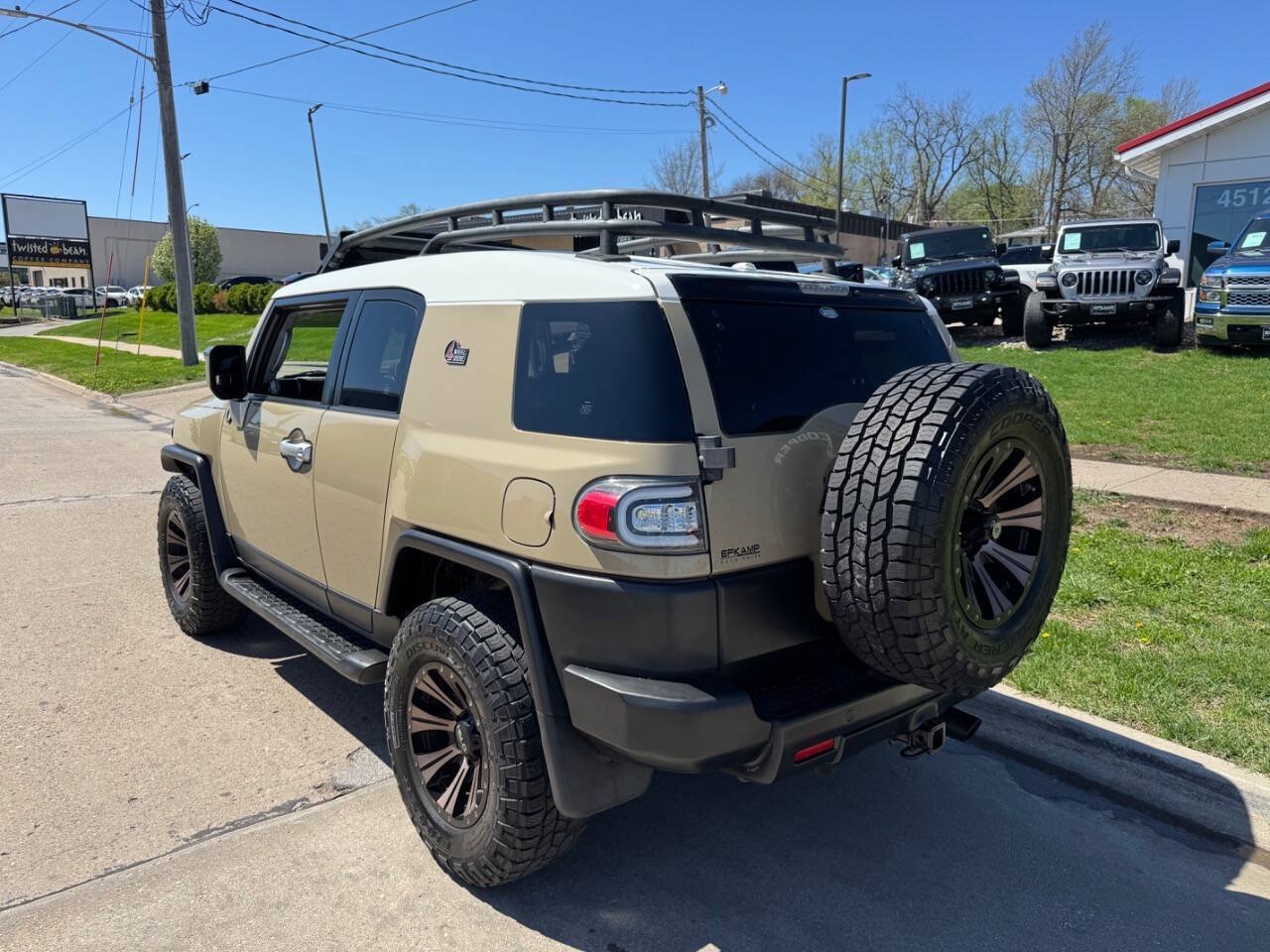 Used 2012 Toyota FJ Cruiser 4WD w/ Upgrade Pkg image 3
