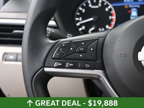 Used 2025 Nissan Altima 2.5 SV FWD image 31