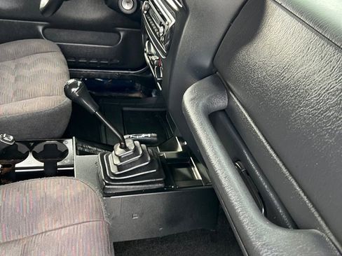 Used 2003 Jeep Wrangler X image 34