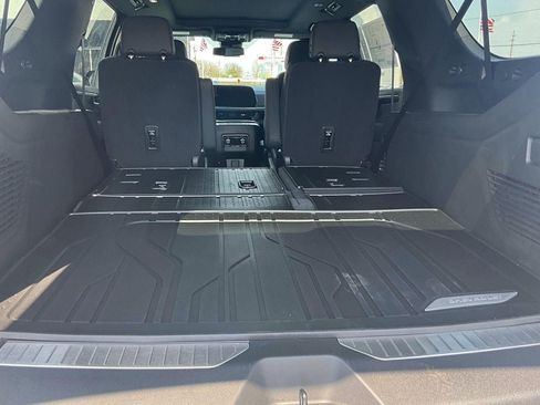 New 2026 Chevrolet Suburban RST w/ RST Capability Package AWD/4WD image 5