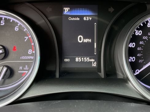 Used 2018 Toyota Camry LE FWD image 12