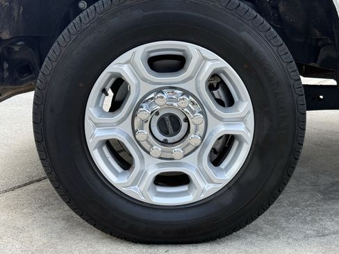 Used 2025 Ford F250 XLT AWD/4WD image 12