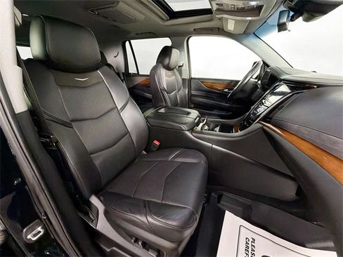 Used 2018 Cadillac Escalade Premium Luxury image 27