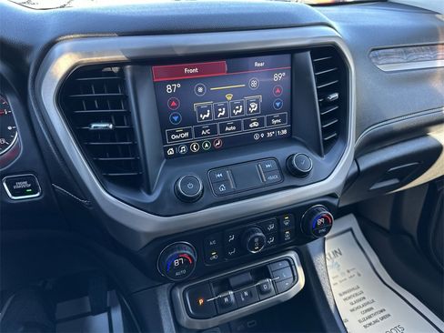 Used 2022 GMC Acadia Denali image 19