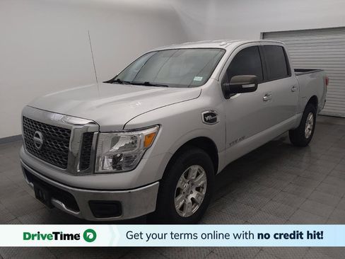 Used 2017 Nissan Titan SV image 1