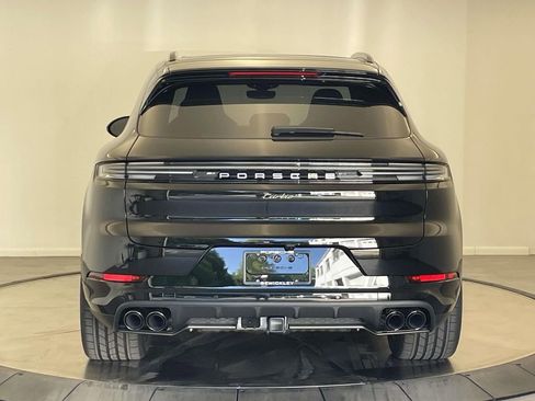 New 2025 Porsche Cayenne Turbo image 6