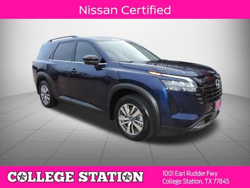 Certified 2026 Nissan Pathfinder SL FWD image 1