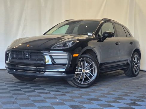 Certified 2026 Porsche Macan AWD/4WD image 1