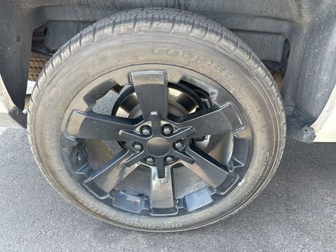 Used 2018 Chevrolet Silverado 1500 Custom w/ Custom Convenience Package RWD image 6