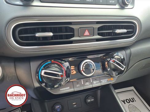 Used 2023 Hyundai Kona SEL FWD image 11