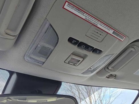 Used 2020 Toyota Corolla LE image 36