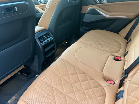 Used 2026 BMW X5 xDrive50e image 4