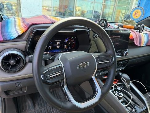 Used 2024 Chevrolet Colorado ZR2 w/ Technology Package image 15