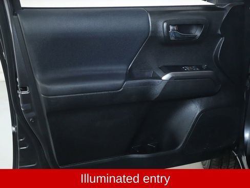 Used 2022 Toyota Tacoma TRD Sport image 16