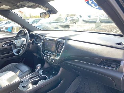 Used 2023 Chevrolet Traverse LT w/ LPO, Floor Liner Package FWD image 27