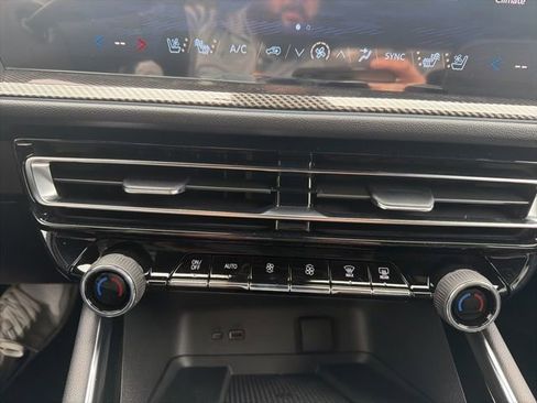 New 2026 Chevrolet Traverse High Country FWD image 26