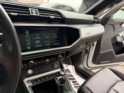 Used 2020 Audi Q3 2.0T Premium image 10