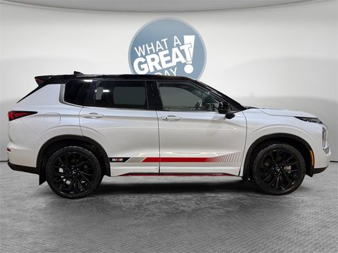 Used 2023 Mitsubishi Outlander Ralliart image 2