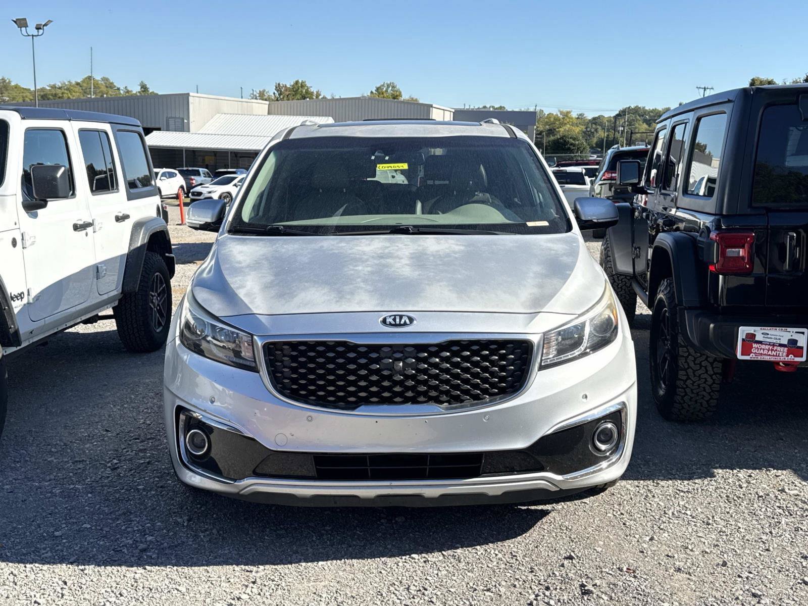 Used 2015 Kia Sedona SX Limited w/ SXL Technology Package FWD image 2