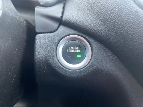 Used 2019 Chevrolet Equinox LT image 36