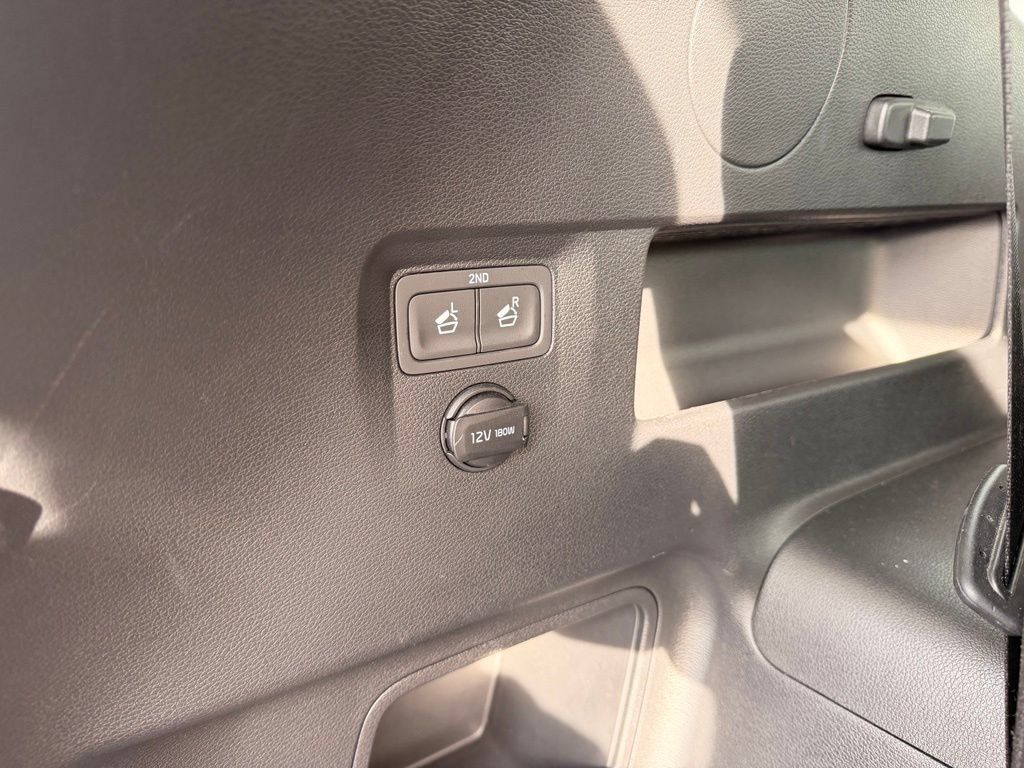 Used 2024 Kia Telluride EX w/ EX Captain's Chair Package FWD image 37