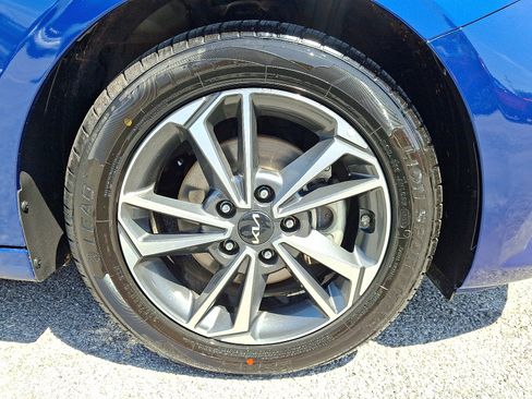 Certified 2024 Kia Forte LXS FWD image 8