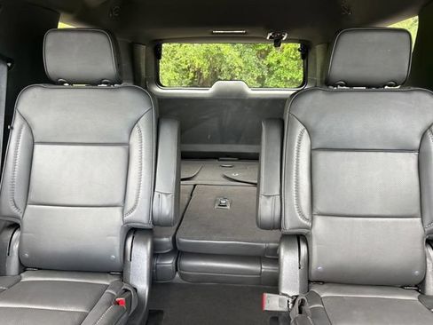Used 2023 GMC Yukon Denali AWD/4WD image 29