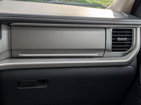 Used 2024 Ford Expedition XLT image 16