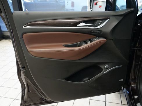 Used 2021 Buick Enclave Avenir w/ Avenir Technology Package AWD/4WD image 26