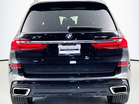 Used 2021 BMW X7 xDrive40i w/ M Sport Package AWD/4WD image 4