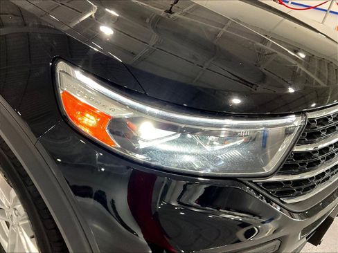 Used 2023 Ford Explorer XLT AWD/4WD image 32