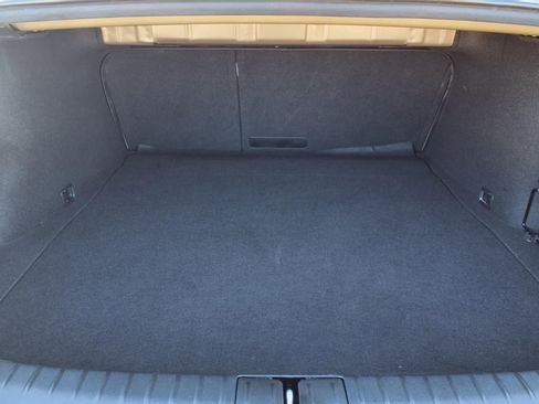 Used 2025 Genesis G70 2.5T image 26