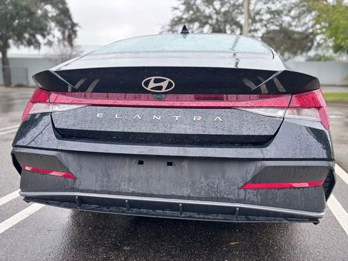 Used 2024 Hyundai Elantra SEL FWD image 6