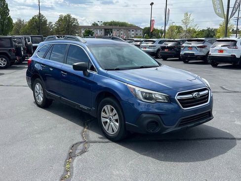 Used 2019 Subaru Outback 2.5i AWD/4WD image 6