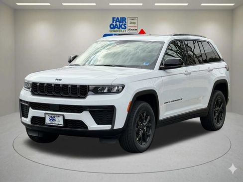 New 2026 Jeep Grand Cherokee Altitude AWD/4WD image 2