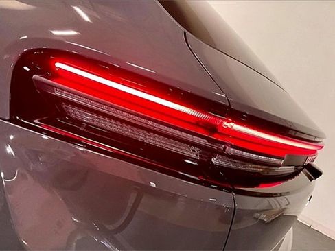 New 2025 Porsche Macan 4S Electric image 34