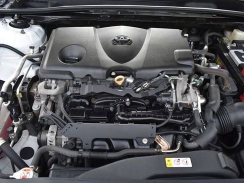 Used 2018 Toyota Camry FWD image 28