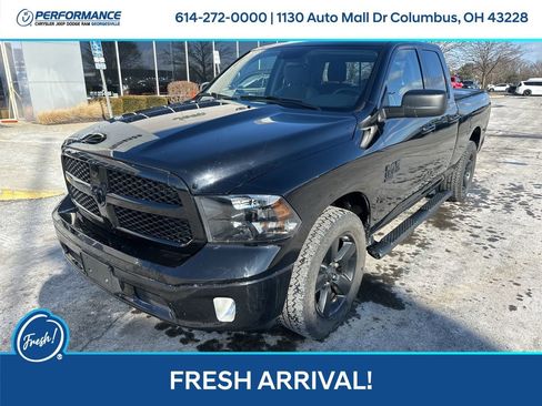 Used 2019 RAM 1500 Classic SLT w/ Black Appearance Group image 9