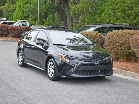 Certified 2022 Toyota Corolla LE FWD image 6