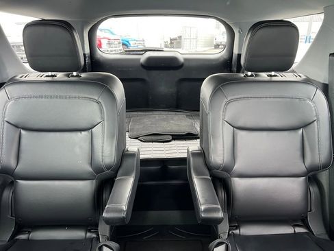 Used 2021 Ford Explorer XLT w/ Equipment Group 202A image 32