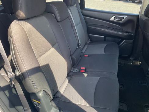 Used 2019 Nissan Pathfinder S AWD/4WD image 32