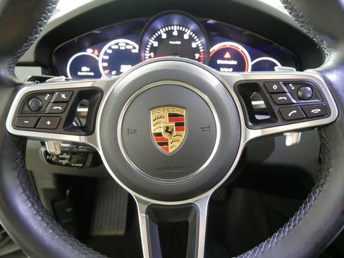 Used 2022 Porsche Cayenne AWD/4WD image 25