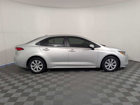 Used 2023 Toyota Corolla LE image 5