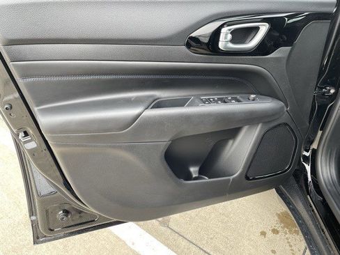 New 2026 Jeep Compass Latitude image 13